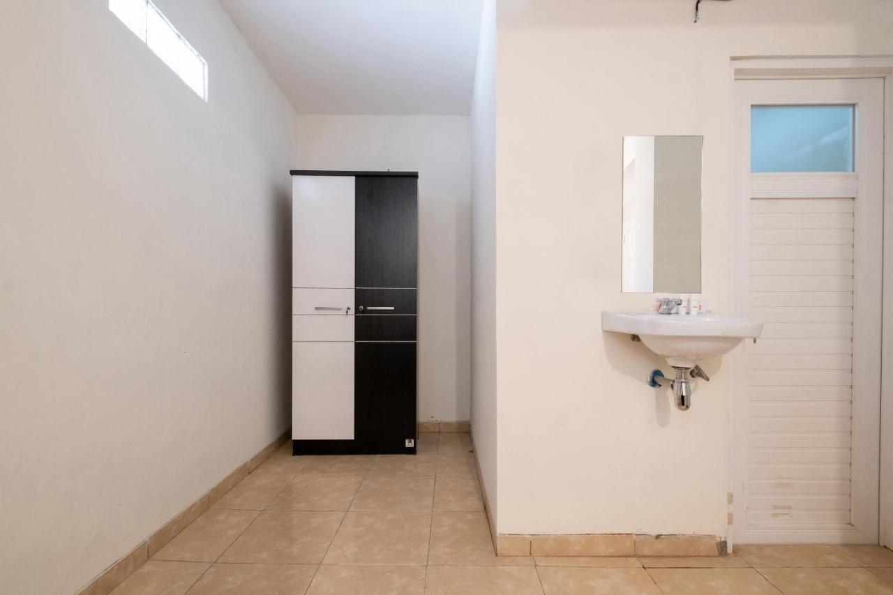 Oyo 2173 Bnv House Babarsari Hotel Maguwo Екстериор снимка